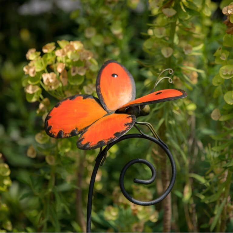 papillon rouge deco jardin